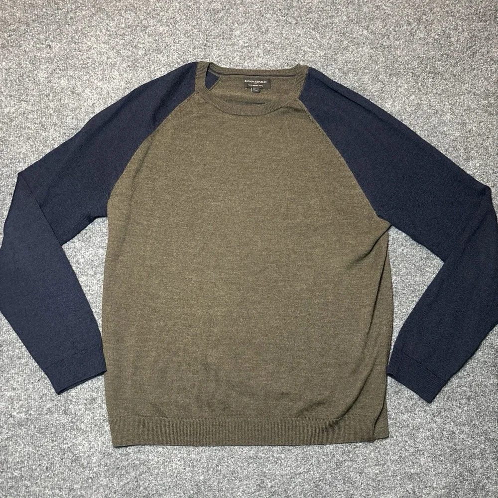 Banana Republic Men's 100% Merino Wool Raglan Sweater Size L Brown Navy Blue